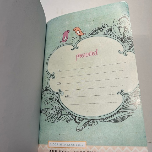 NIV Bible For‎ Teen Girls Teal Embossed Built in Bookmark - Picture 5 of 5